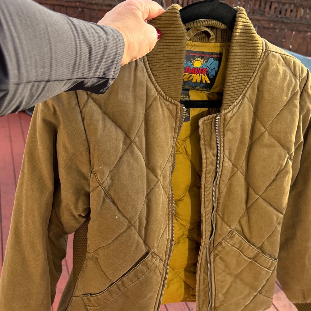 Eddie Bauer women’s form fitting Medium Quilted Tan Down Insulated Bomber Jacket